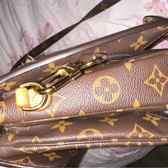 Louis Vuitton Métis - Picture 5 of 16